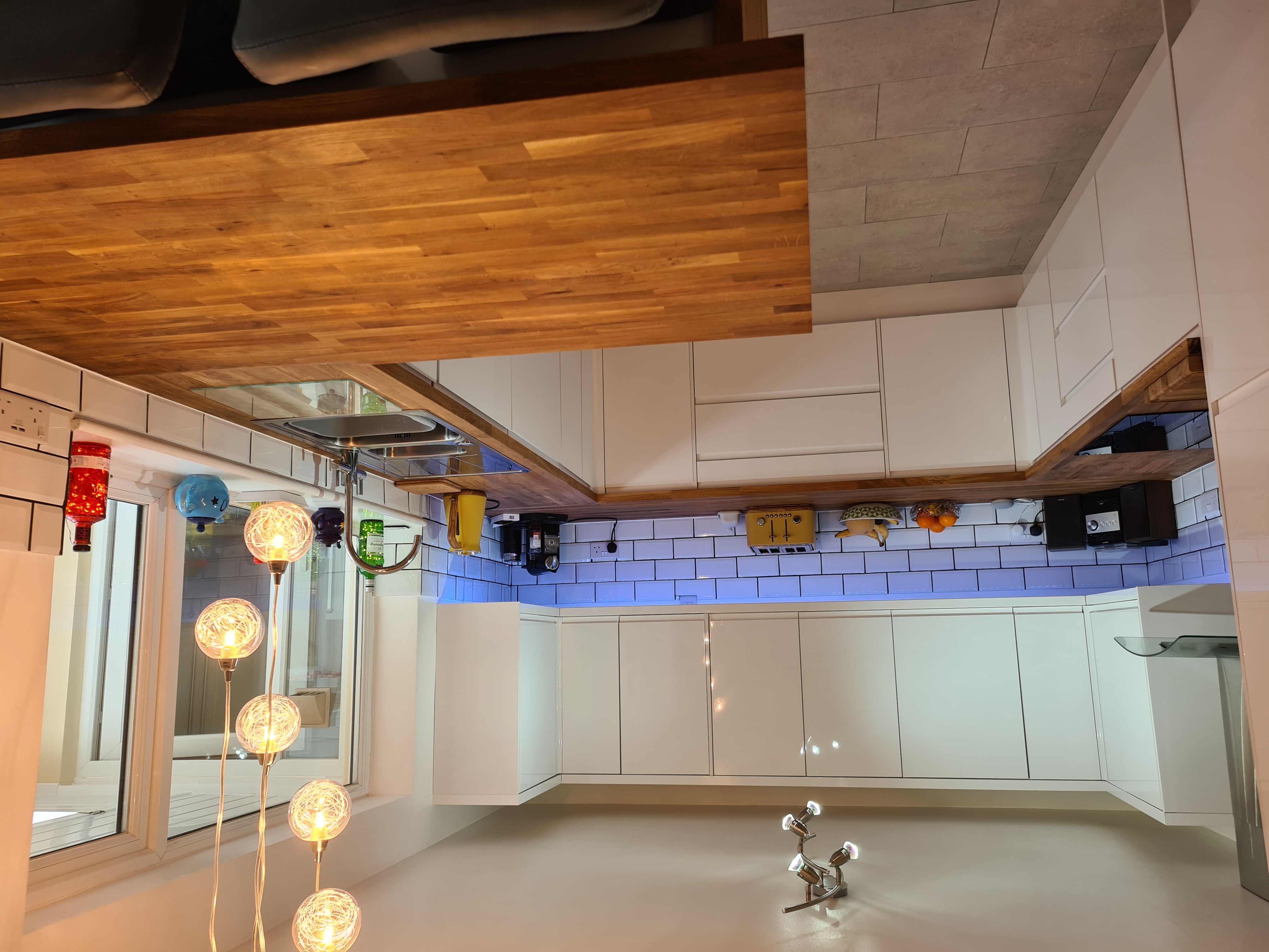 new high gloss white kitchen